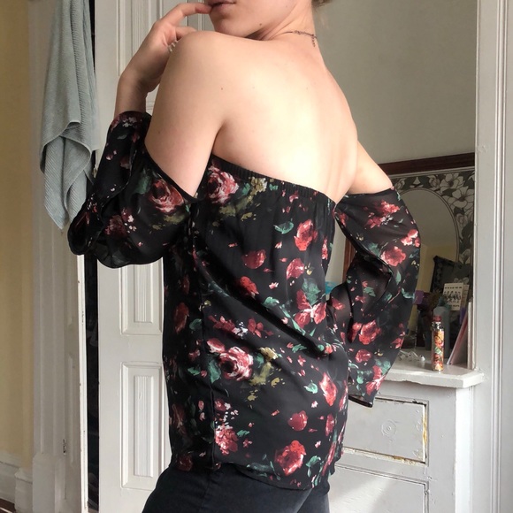 Nasty Gal off shoulder rose top - Picture 3 of 3